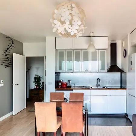 Apartment F2 Moderne Terrasse Lumineux Proche Transport Free Parking Issy-les-Moulineaux
