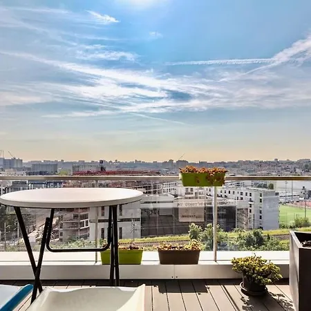 F2 Moderne Terrasse Lumineux Proche Transport Free Parking