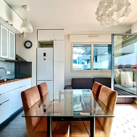 F2 Moderne Terrasse Lumineux Proche Transport Free Parking *