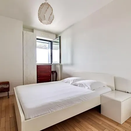 Apartment F2 Moderne Terrasse Lumineux Proche Transport Free Parking *