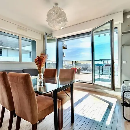 F2 Moderne Terrasse Lumineux Proche Transport Free Parking Apartment
